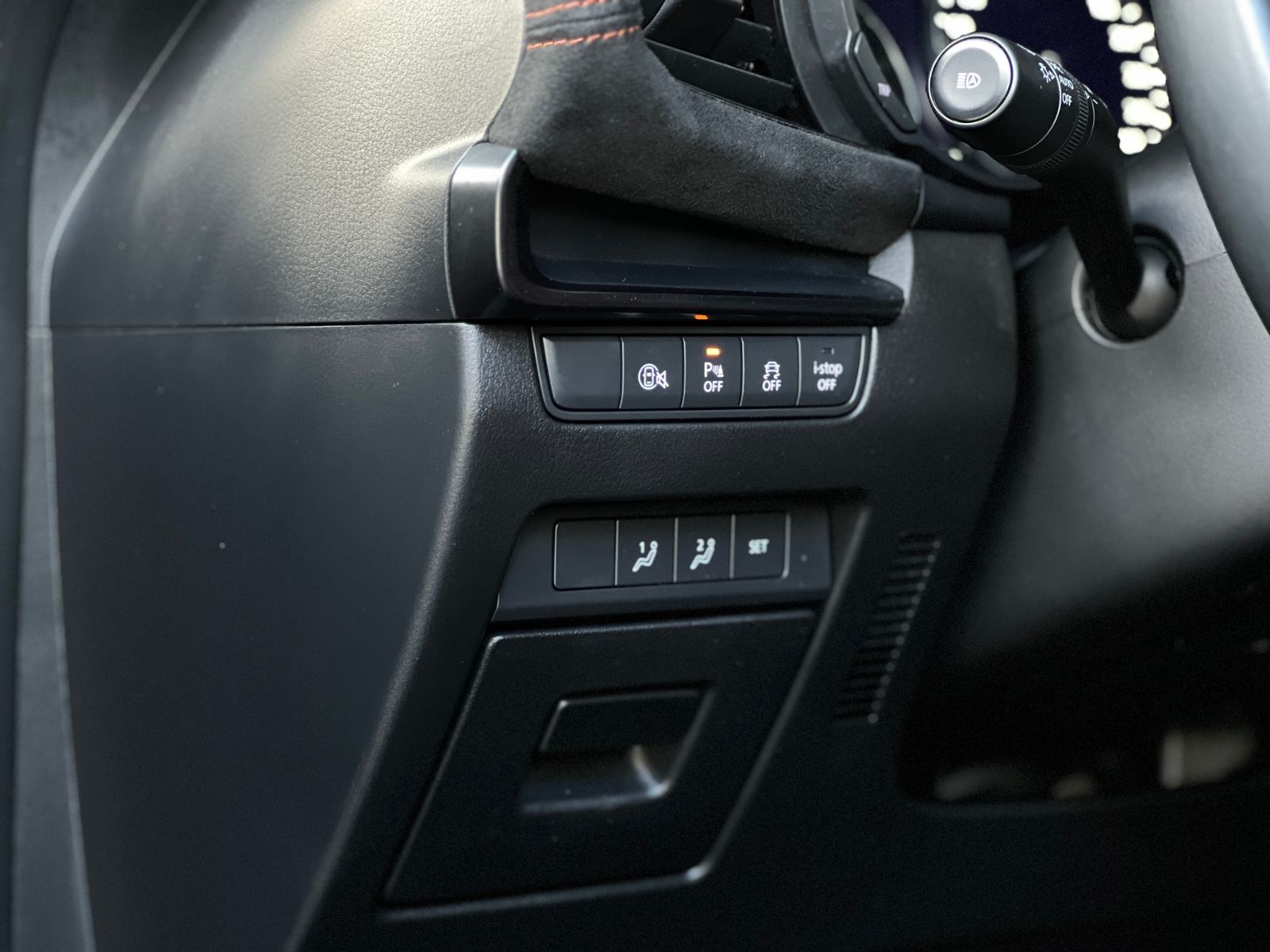 Fahrzeugabbildung Mazda 3 M Hybrid Nagisa BOSE MEMORY HUD NAVI RFK SHZ