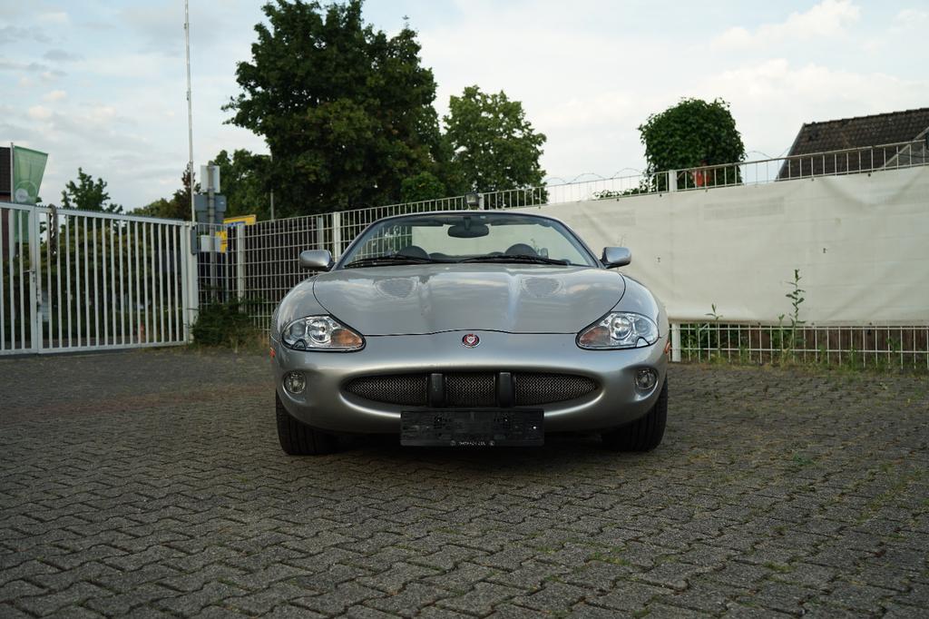 Jaguar XKR