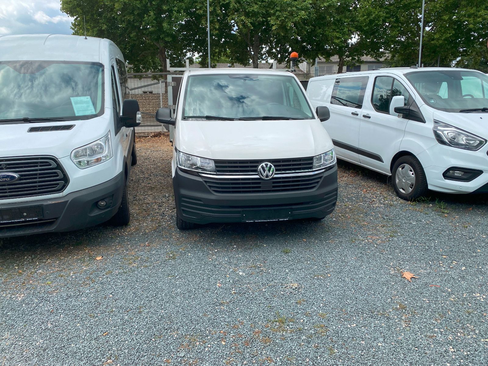 Fahrzeugabbildung Volkswagen T6.1 Transporter Pritsche,L2,Einzelkabine,AHK