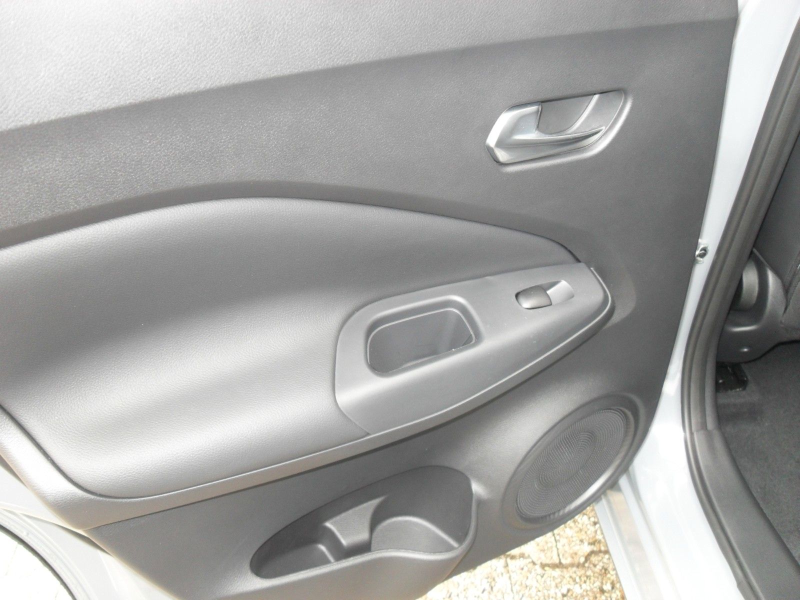 Fahrzeugabbildung Nissan Juke 1,0 N-Connecta Benzin | WP | Navi