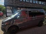 Volkswagen VW Multivan 6.1 mit Aufstelldach, Campingausbau - Volkswagen: Kleinbus, mit Aufstelldach