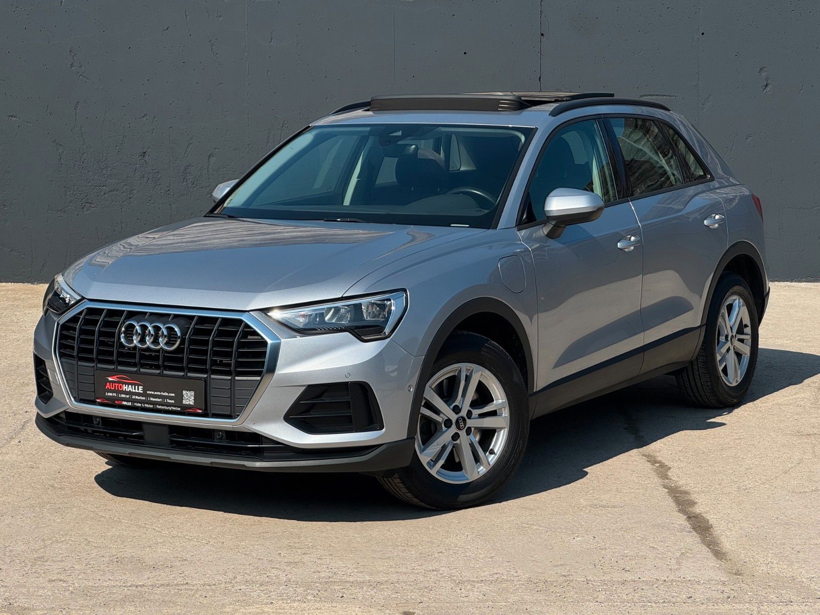 Fahrzeugabbildung Audi Q3 45 TFSI e S tronic Sonos Virtual Pano CAM ACC