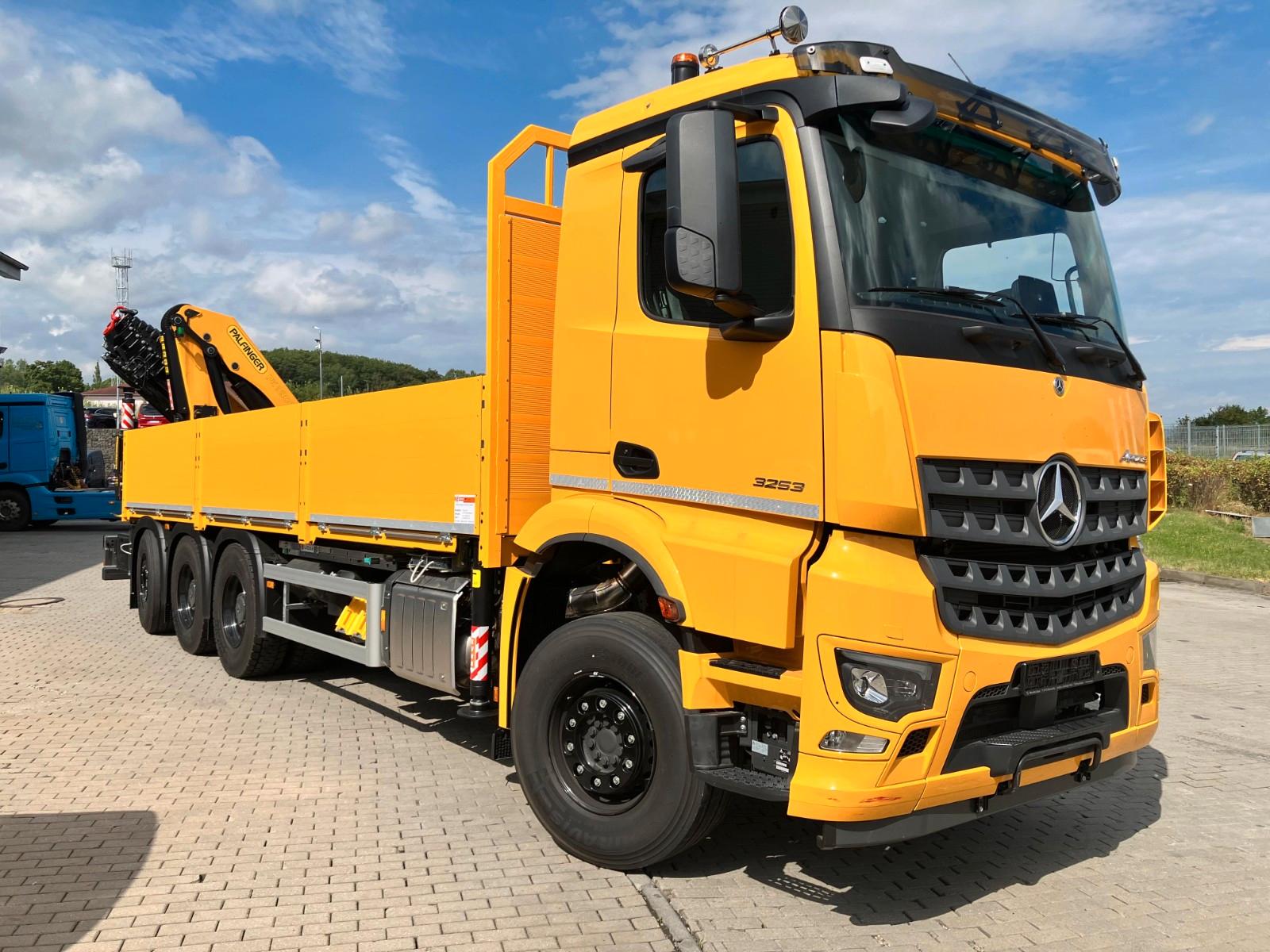 Mercedes-Benz Arocs 5 - 3253 L 8x4 Palfinger Kran