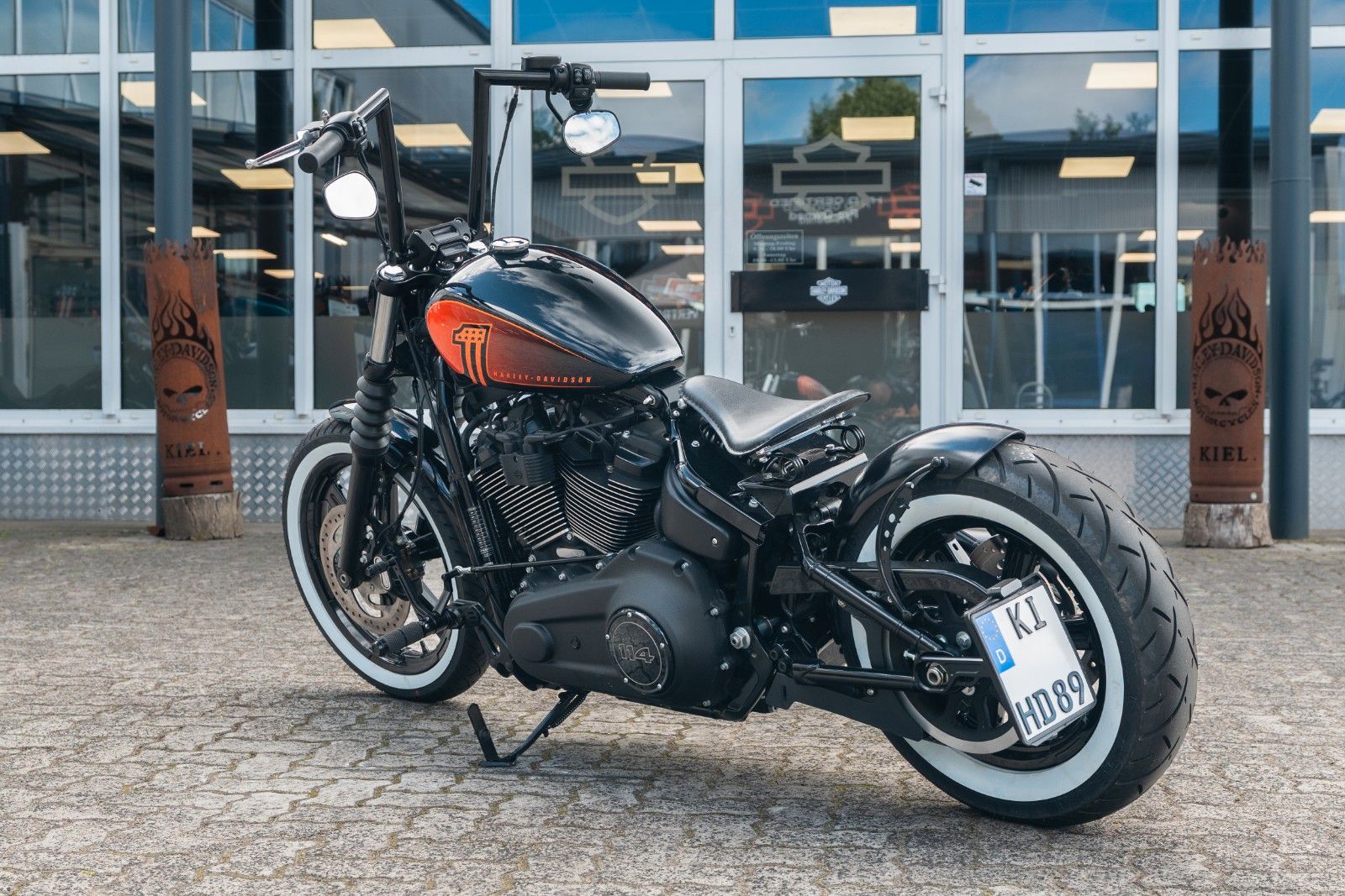 Fahrzeugabbildung Harley-Davidson Softail FXBBS Street Bob - Jekill & Hyde- Bobber