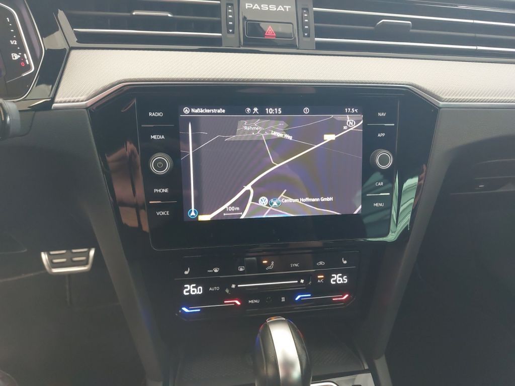 Fahrzeugabbildung Volkswagen Passat Variant 2.0 TDI DSG 4Motion Elegance R-Li
