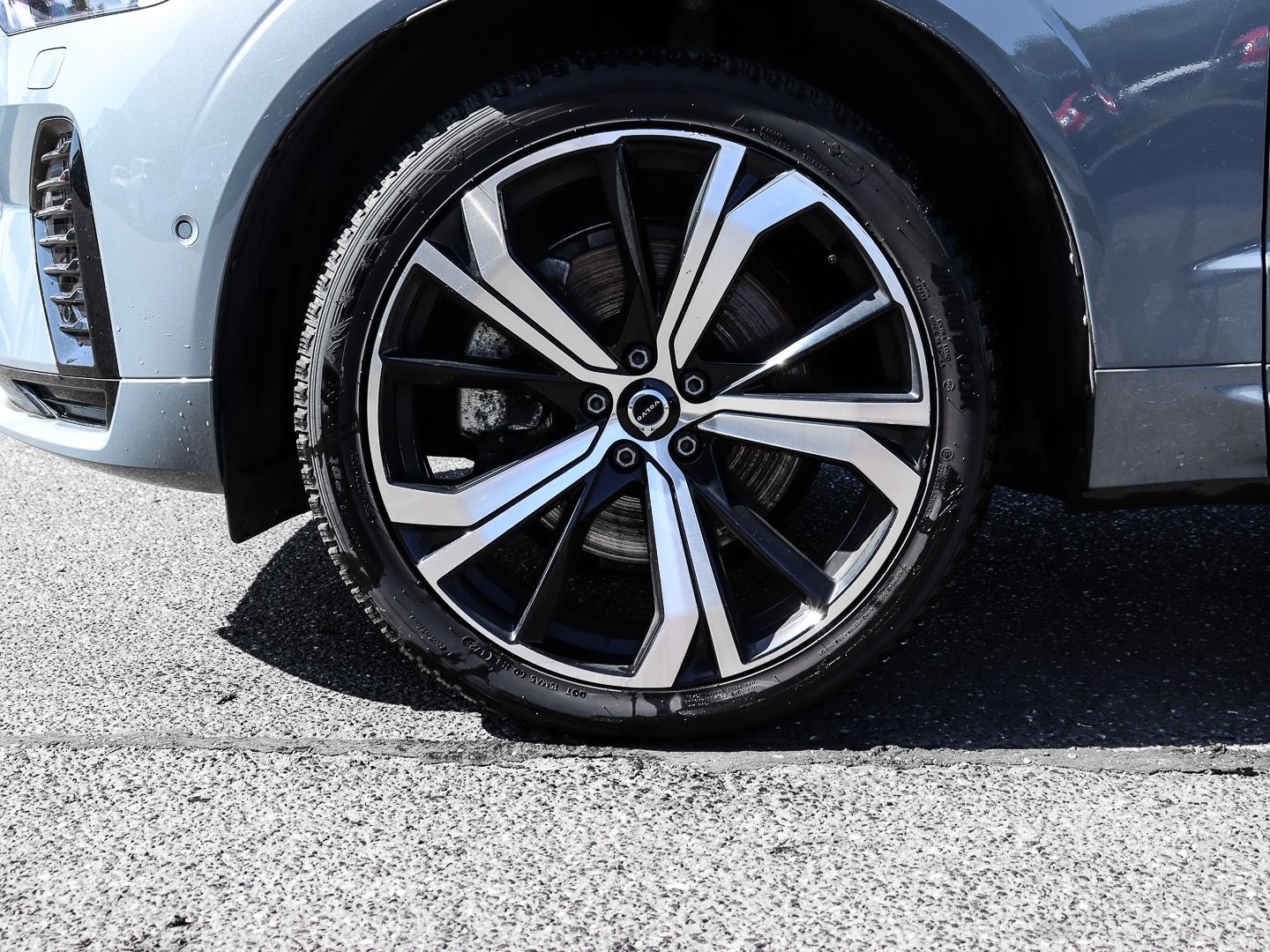 Volvo XC60 Ultimate Dark Recharge Plug-In Hybrid AWD T imagem 3