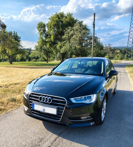 AUDI A3 1.2 TFSI S tronic Attraction Sportback At...