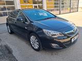 Opel Astra J Lim. 5-trg. Innovation-CZ  ZULASSUNG- - Opel Astra: J Innovation