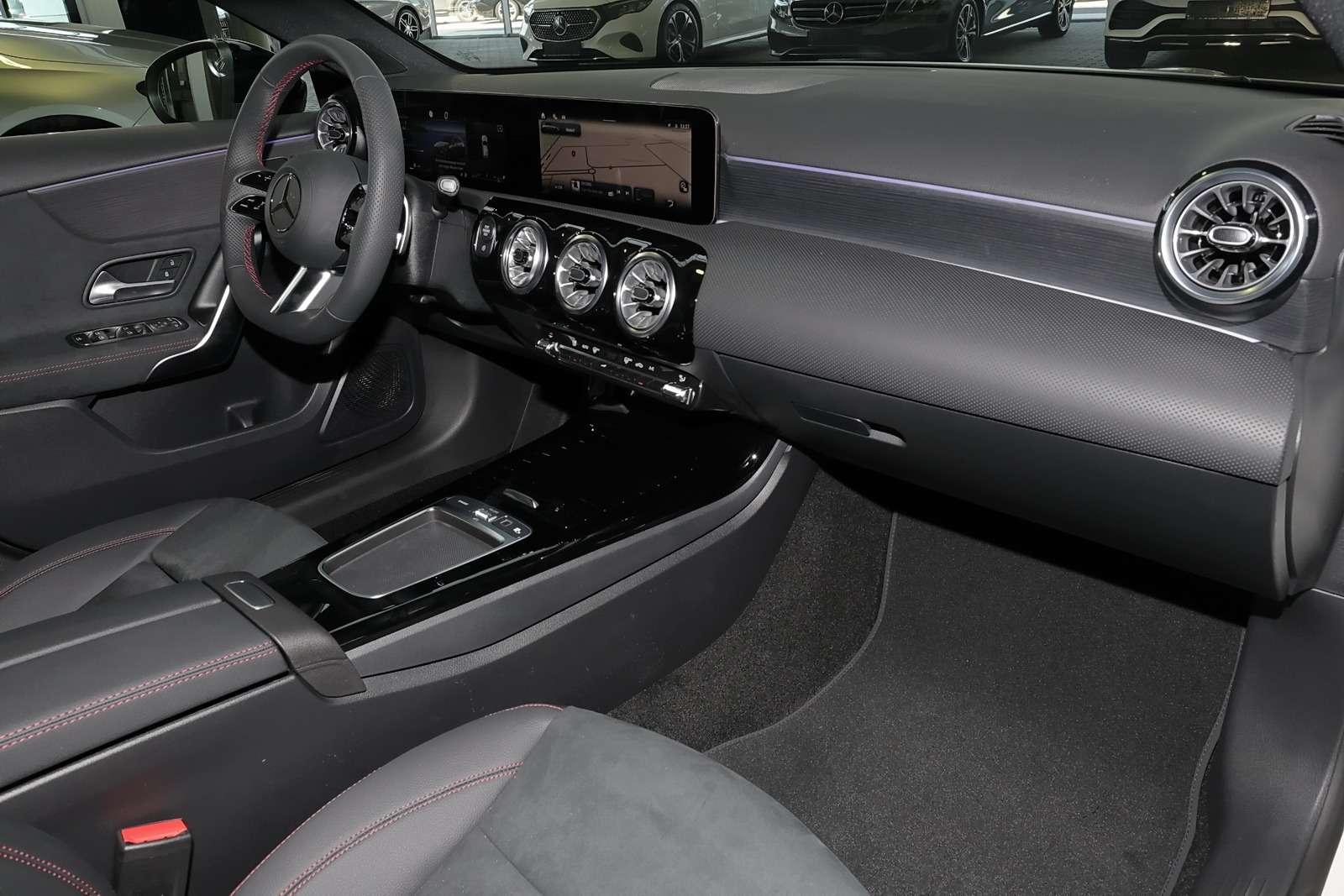 Mercedes-Benz A-Class d AMG MBUX+RüKam+M-LED+Pano+AHK+Night+DAB, миниатюра 8