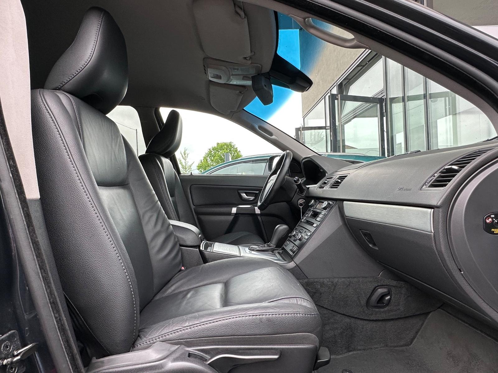 VOLVO XC90 D5 AWD - MOMENTUM - 200 Cv - BVA - BLUETOOTH - RÉGULATEUR DE VITESSE - 7 Places