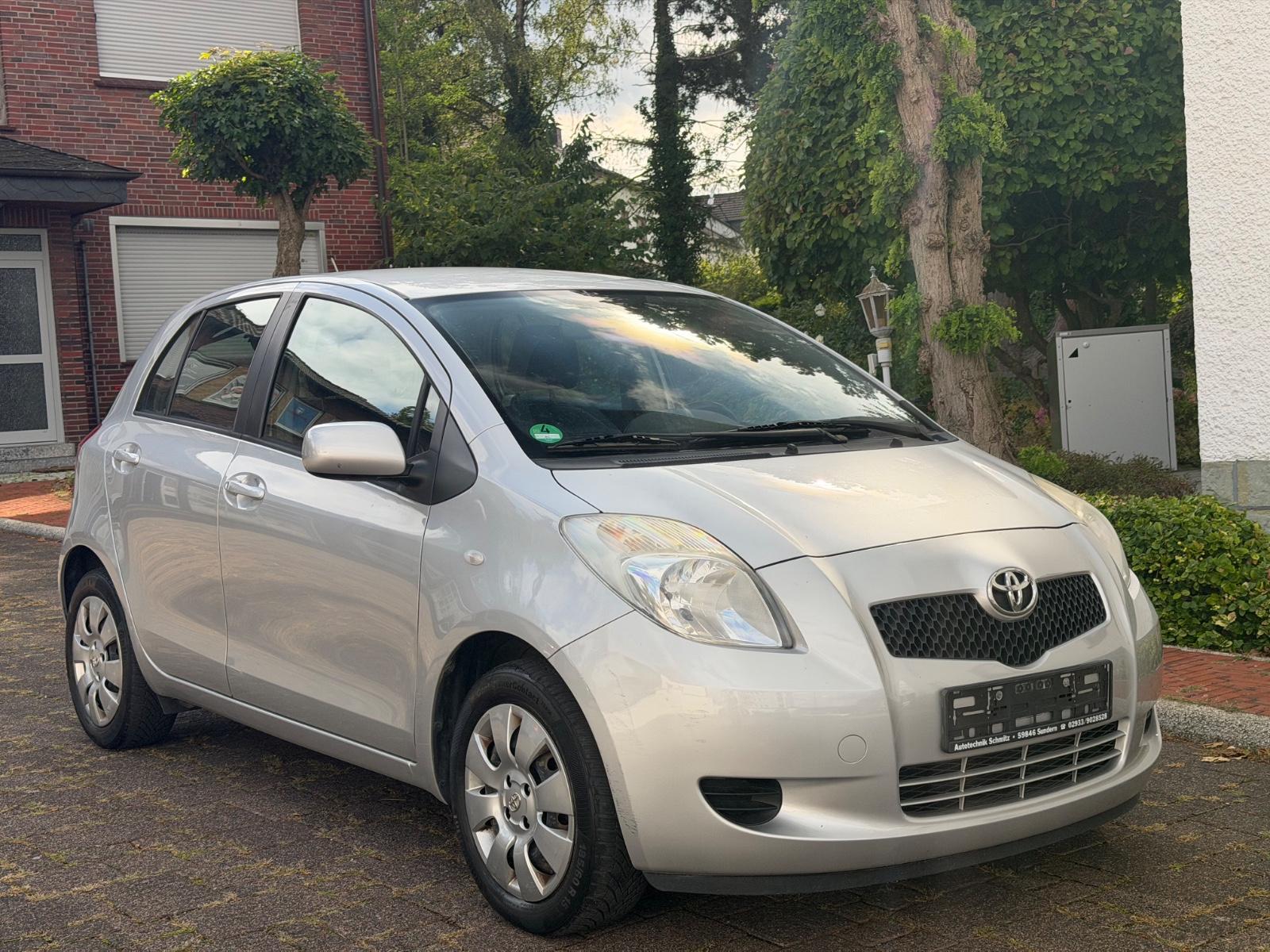 Toyota Yaris /1Halter/Kupplung erneuert/HuAu neu/Klima