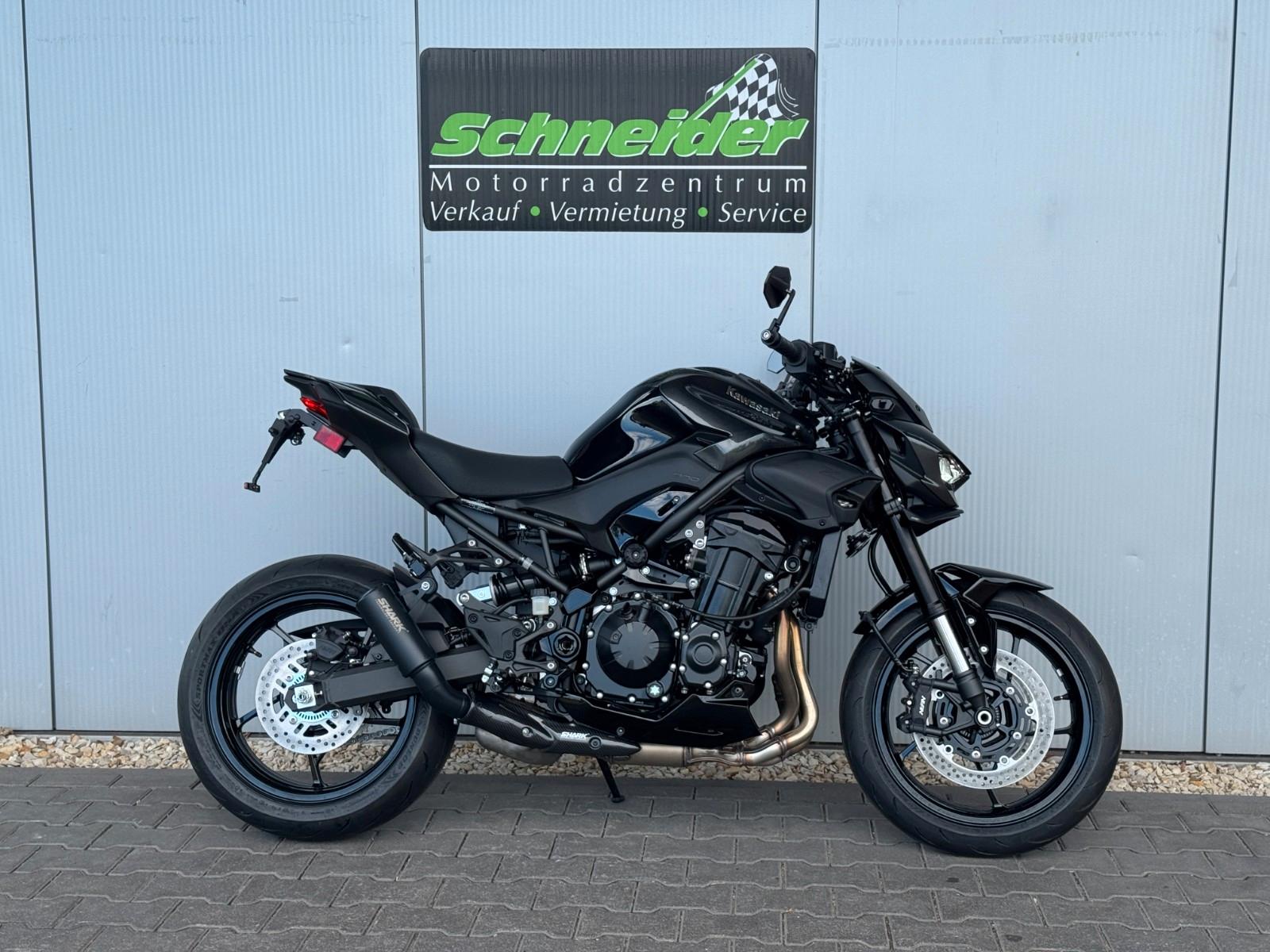Kawasaki Z900 2026 Black Edition Shark Kurzheck
