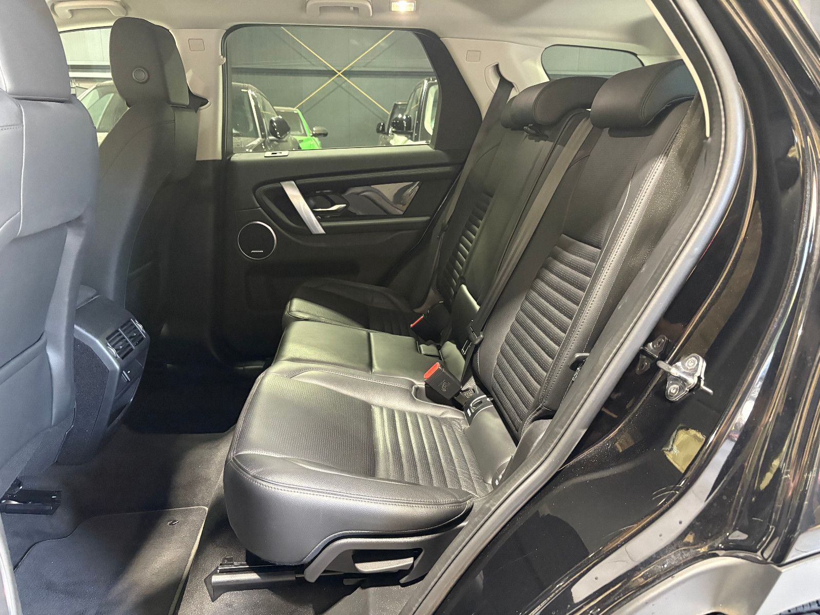 Fahrzeugabbildung Land Rover Discovery Sport S AWD/360°/APPLE/NAVI/SHZ/DAB/