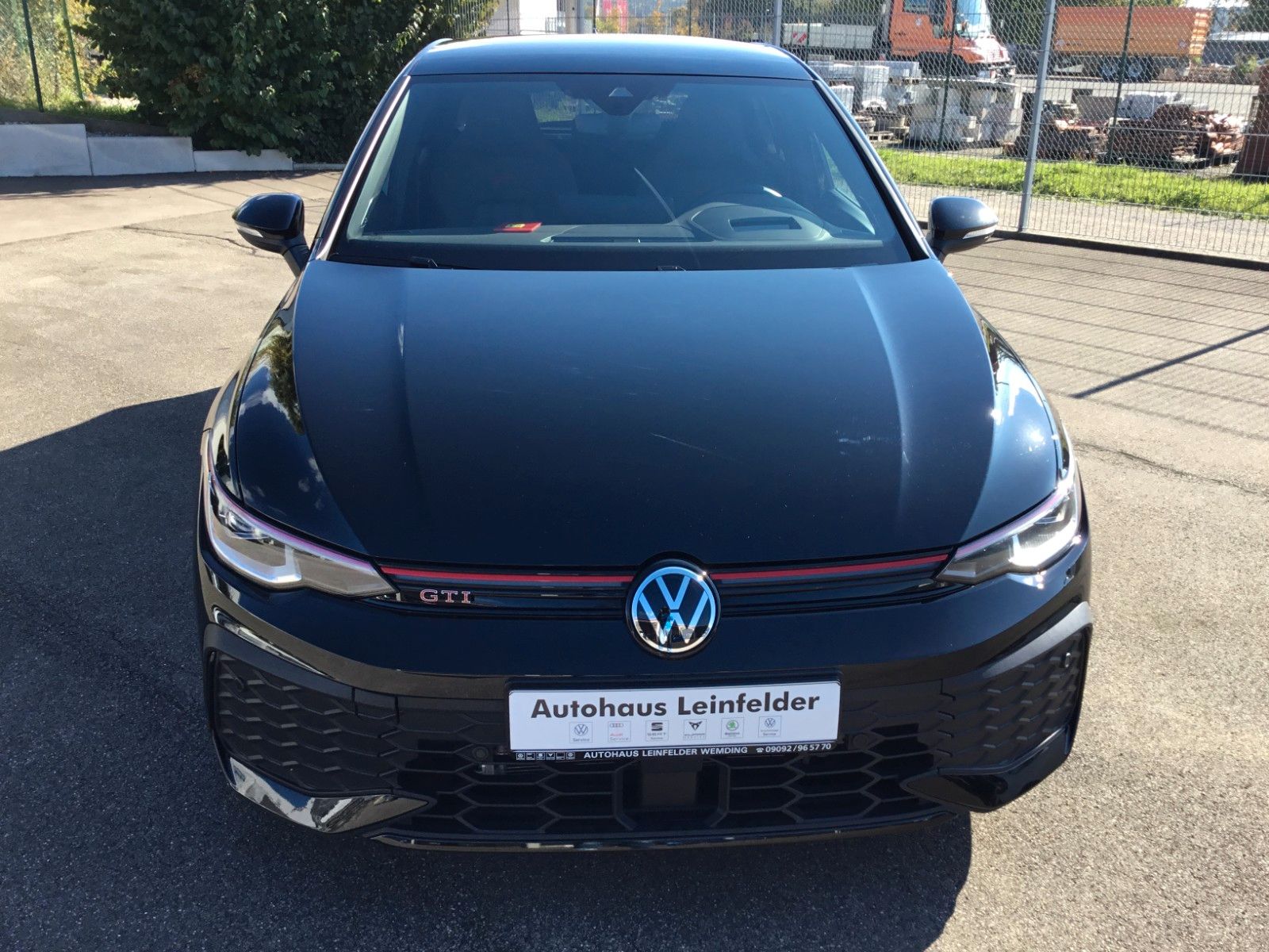 Fahrzeugabbildung Volkswagen Golf GTI+MatrixLED+18"+AHK+Pano+H&K+ACC