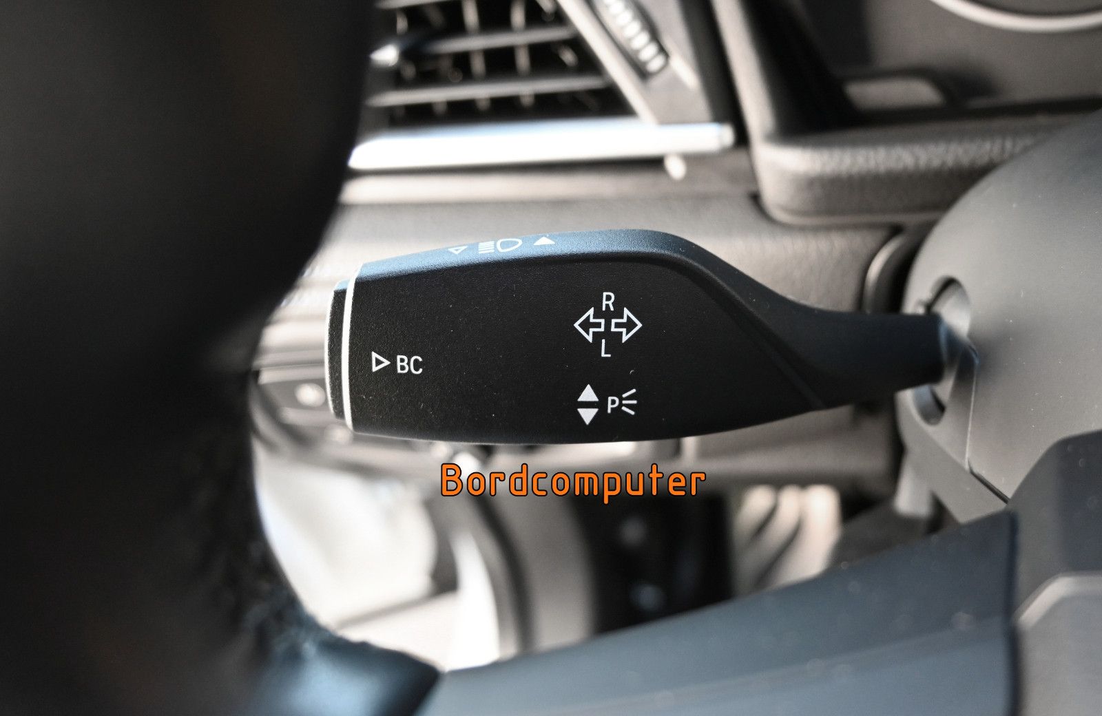 Fahrzeugabbildung BMW 218i Active Tourer M Sport °AHK°PDC°SITZHEIZ°
