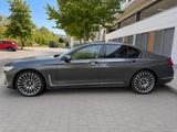 BMW 750i xDrive MASSAGE|GLASDACH|STD.HEIZUNG|HEAD-UP - BMW 750 in Dortmund