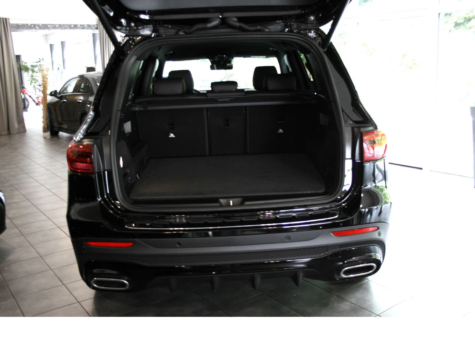 Fahrzeugabbildung Mercedes-Benz GLB 180 AMG Line Plus *Night-Paket *Keyless-GOl*