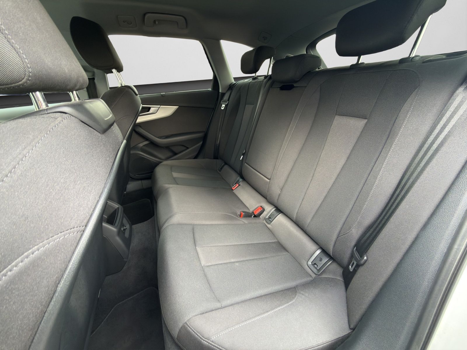 Audi A4 - Bild 15