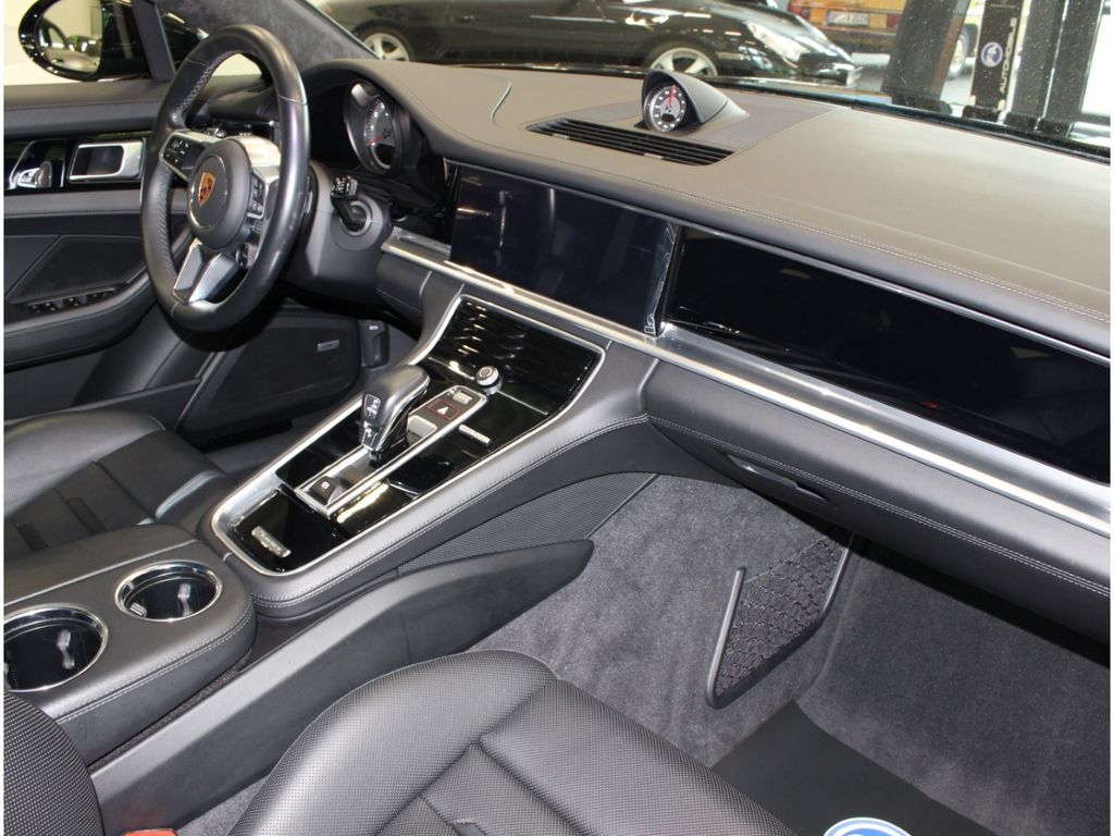 Fahrzeugabbildung Porsche Panamera GTS 4.0 Sport Chrono Sport Design*1Hand