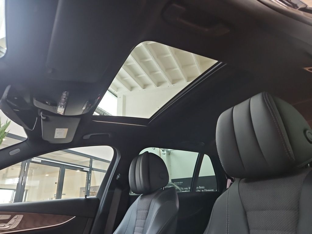 Fahrzeugabbildung Mercedes-Benz E 200 T Avantg. AHK ACC Memory Massage 360° LED