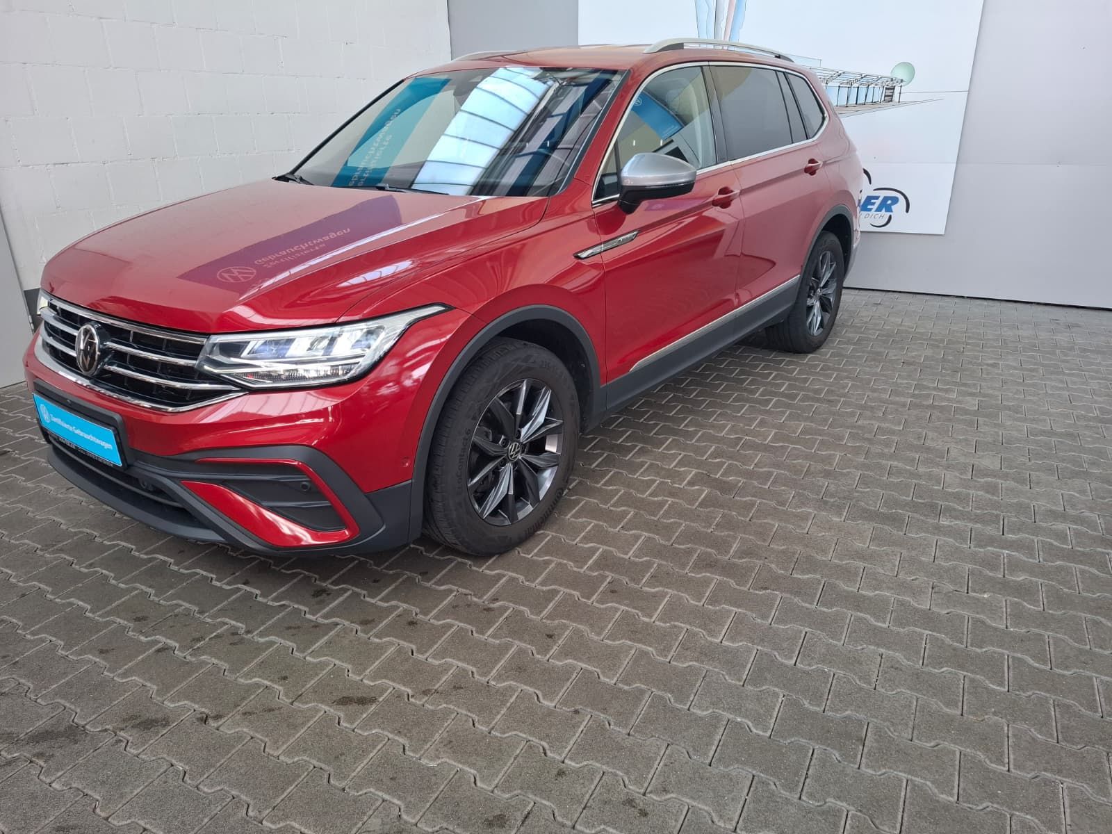 Fahrzeugabbildung Volkswagen Tiguan Allsp. Life 1.5 TSI +ACC+LED+AreaView+AHK