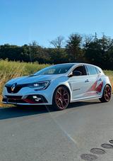 Renault Megane IV R.S. Trophy-R:  Wertsteigerung! - Renault Megane R-S-Trophy
