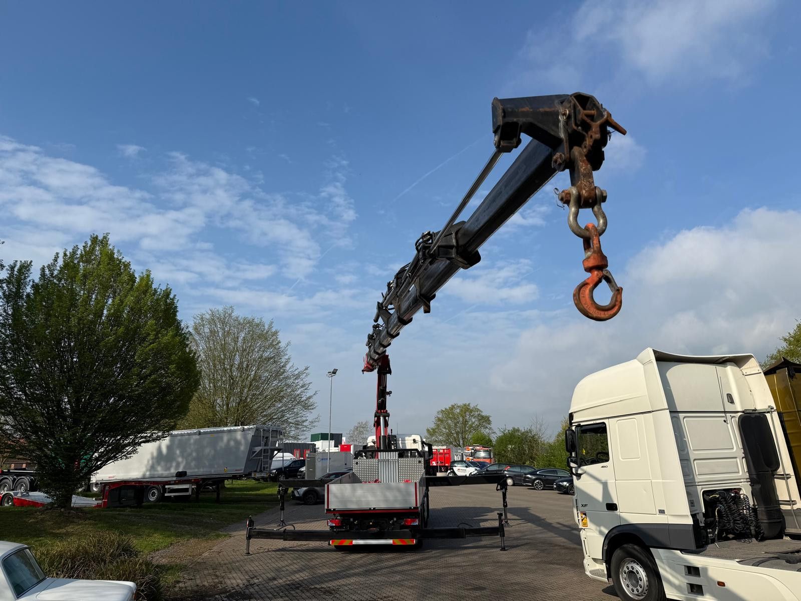 Fahrzeugabbildung MAN 35.520 8x4 Kran Fassi F800, OHNE ABSTÜTZÜBERWACH