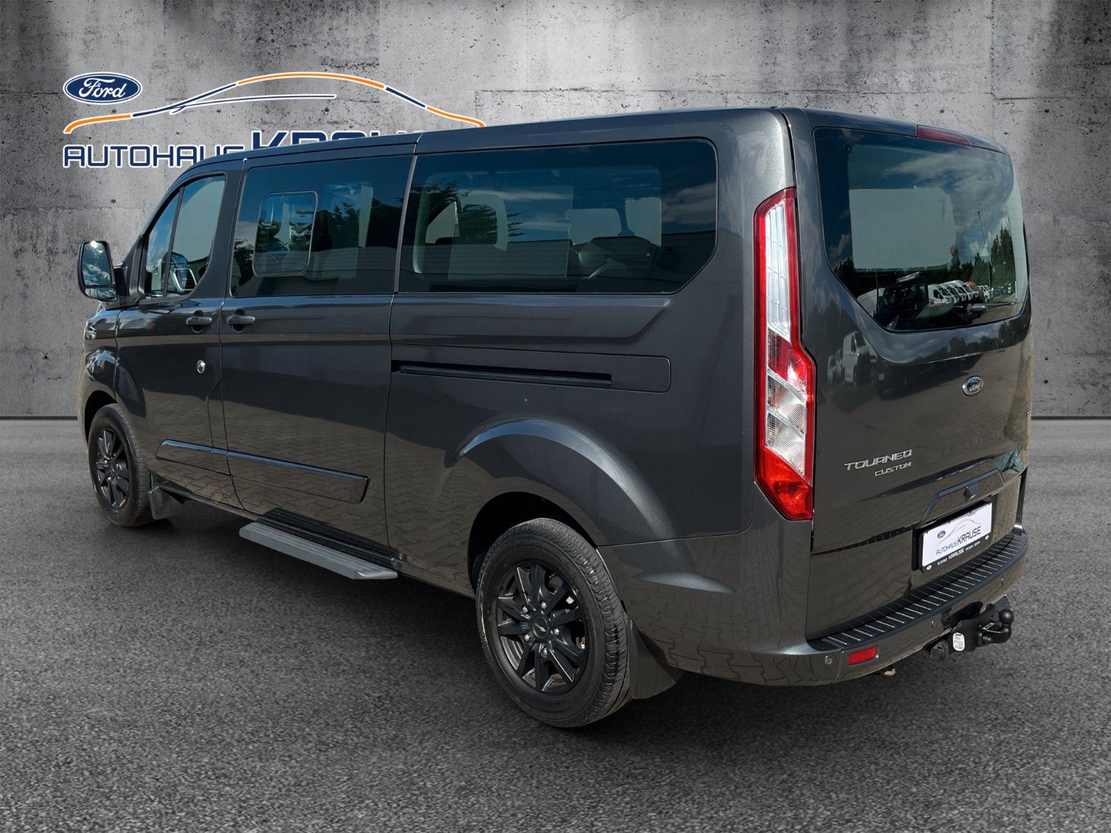Fahrzeugabbildung Ford Titanium 320L2