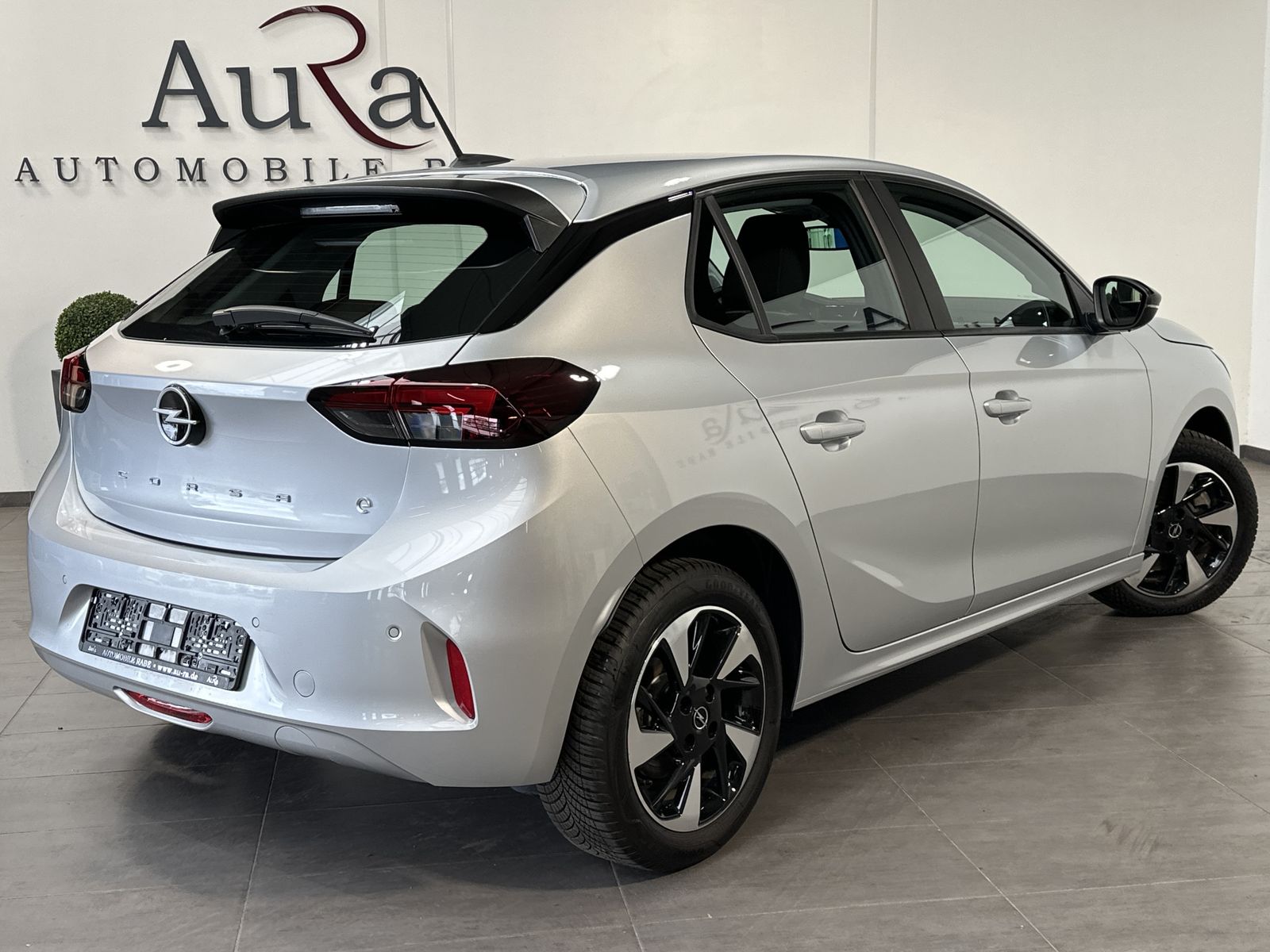 Fahrzeugabbildung Opel Corsa e Edition LED+SHZ+KOMFORT-PAKET+LHZG+16ZO