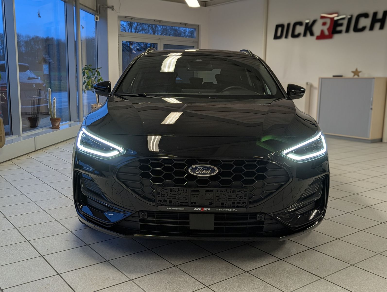 FORD Focus 1.0 ST-Line X EB Matrix Cam B&O Pano ACC - Image 2