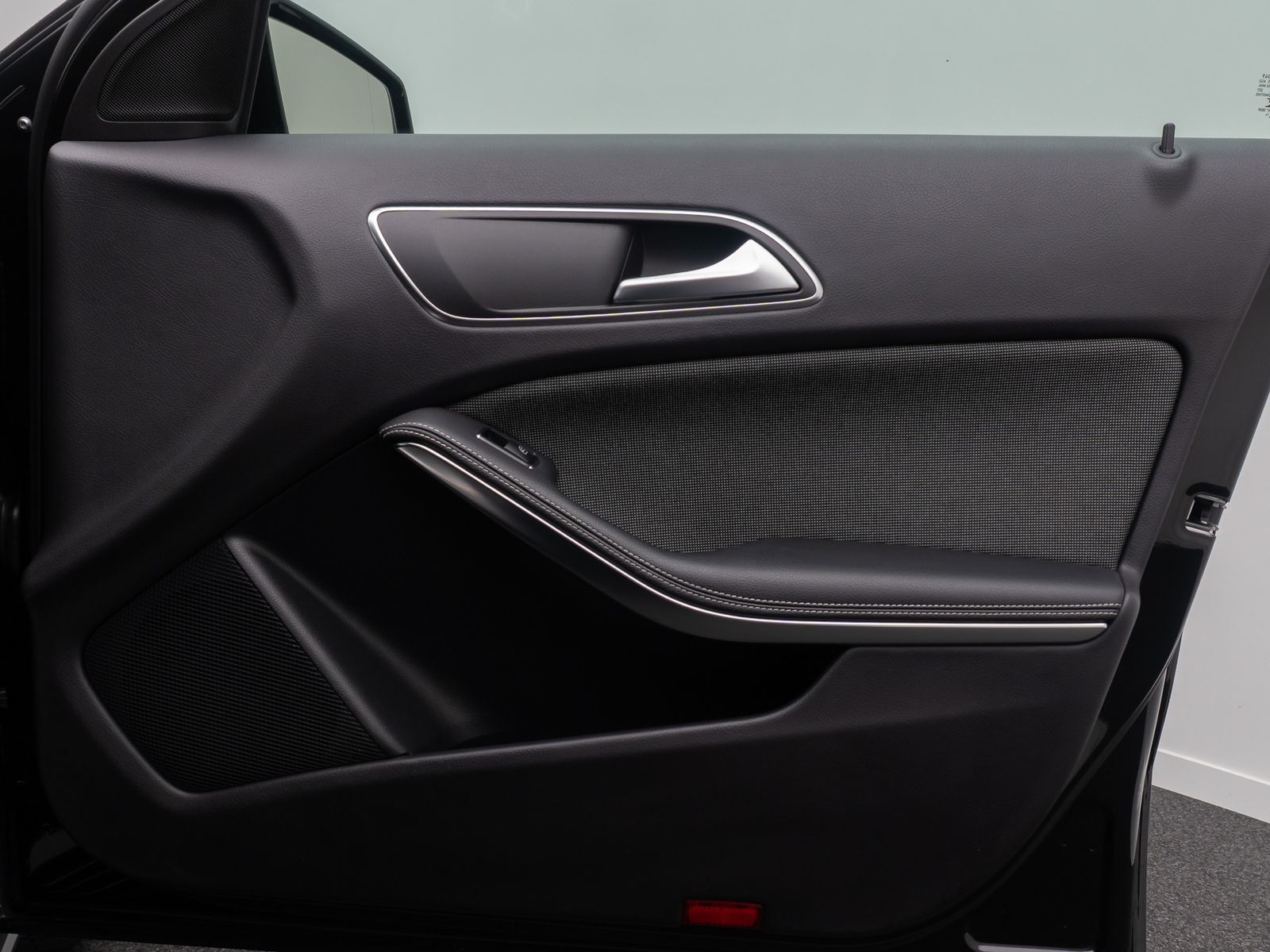 Fahrzeugabbildung Mercedes-Benz A180 BlueEfficiency Navi Sound Tempomat ParkAsst