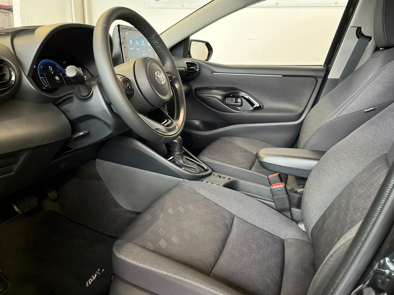 Fahrzeugabbildung Toyota Yaris Hybrid Teamplayer inkl. Comfort-Paket