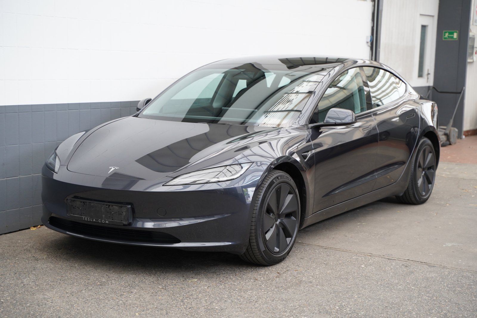 Tesla Model 3 Standard Range Highland unfallfrei foto 3
