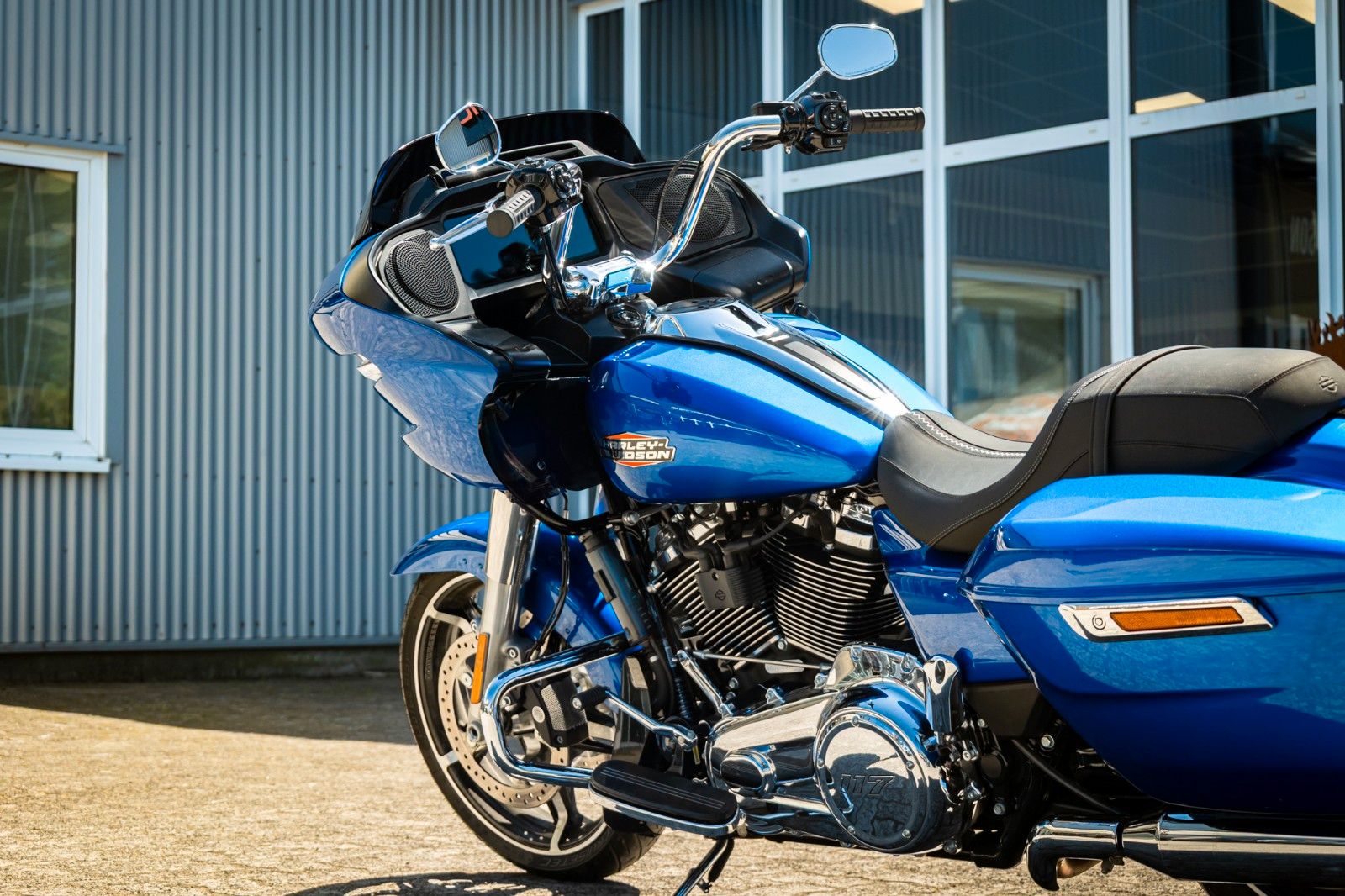 Fahrzeugabbildung Harley-Davidson ROAD GLIDE FLTRX 117 cui - Jekill & Hyde -
