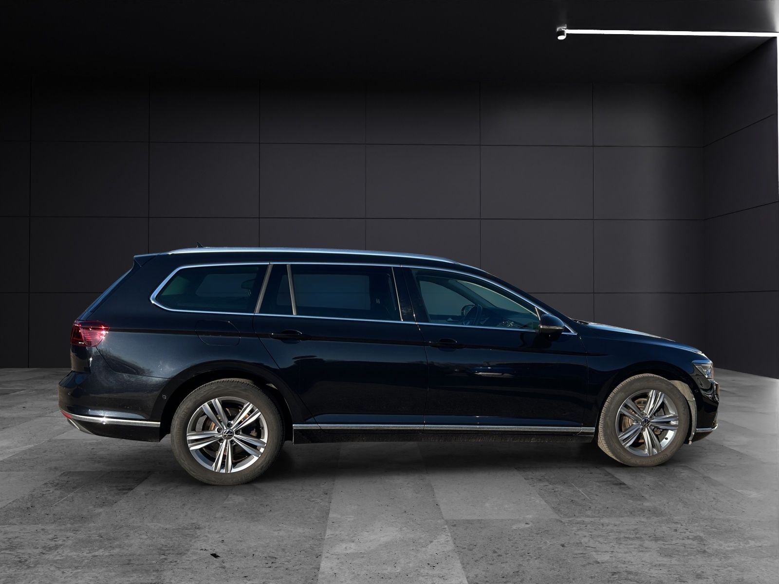 Fahrzeugabbildung Volkswagen Passat Variant Elegance TDI DSG IQ.Light ACC SH