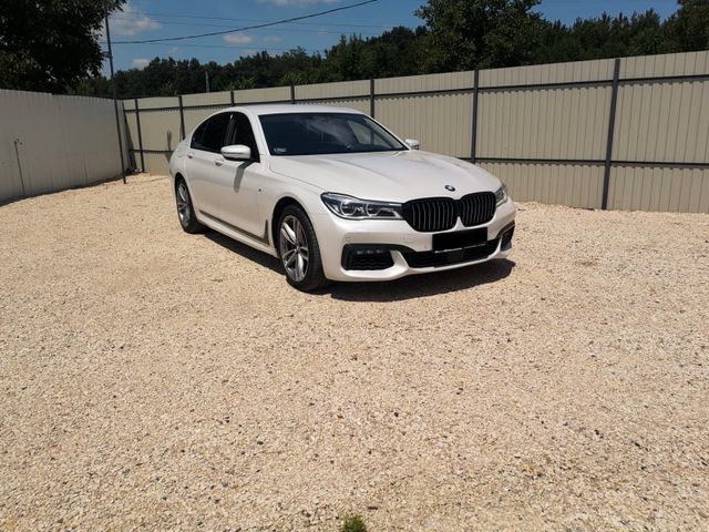 BMW 750 Baureihe 7 Lim 750 i xDrive