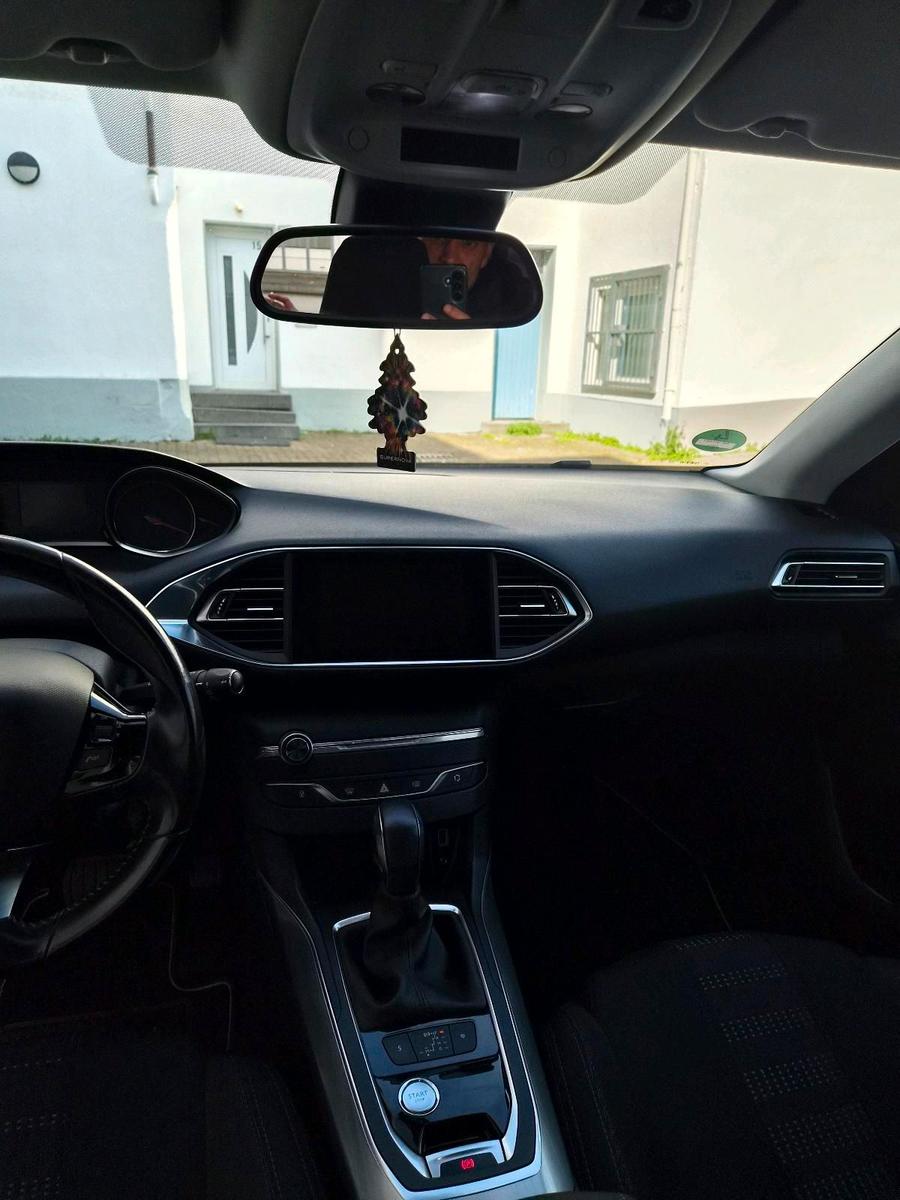 Peugeot 308 2015 — photo 7
