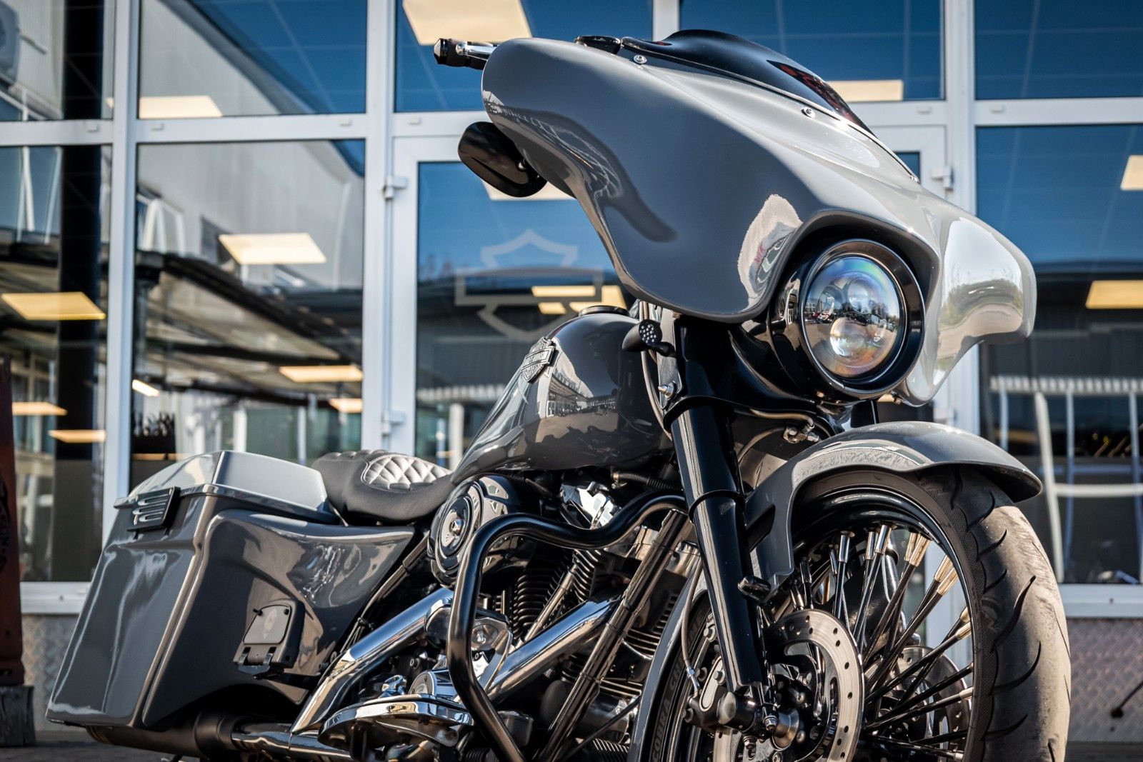 Fahrzeugabbildung Harley-Davidson FLHR ROAD KING  - Fairing - Jekill - 23"Umbau