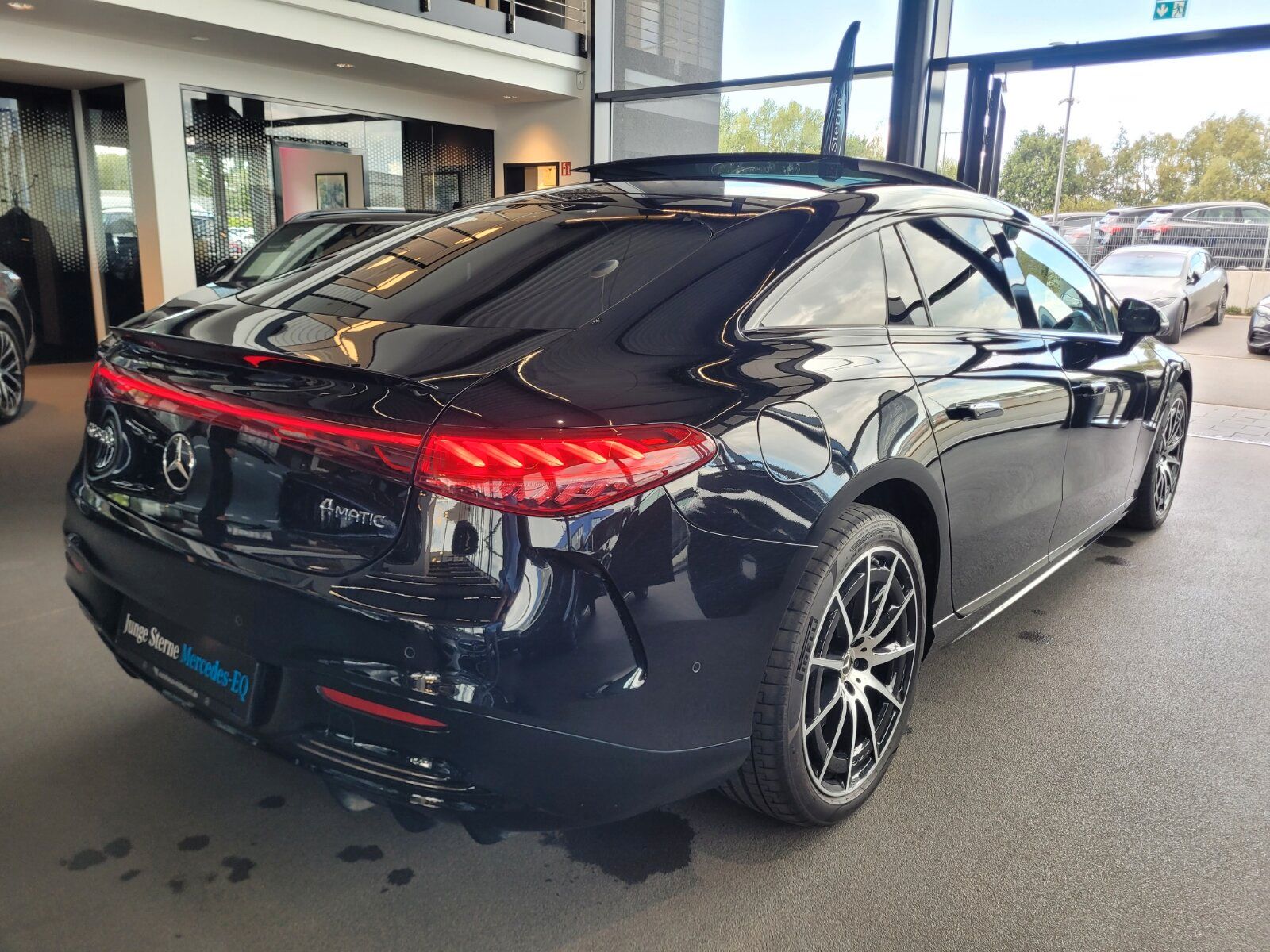 Mercedes-Benz EQS 500 4M AMG NIGHT PANO HYPER PREMIUM 360° foto 5