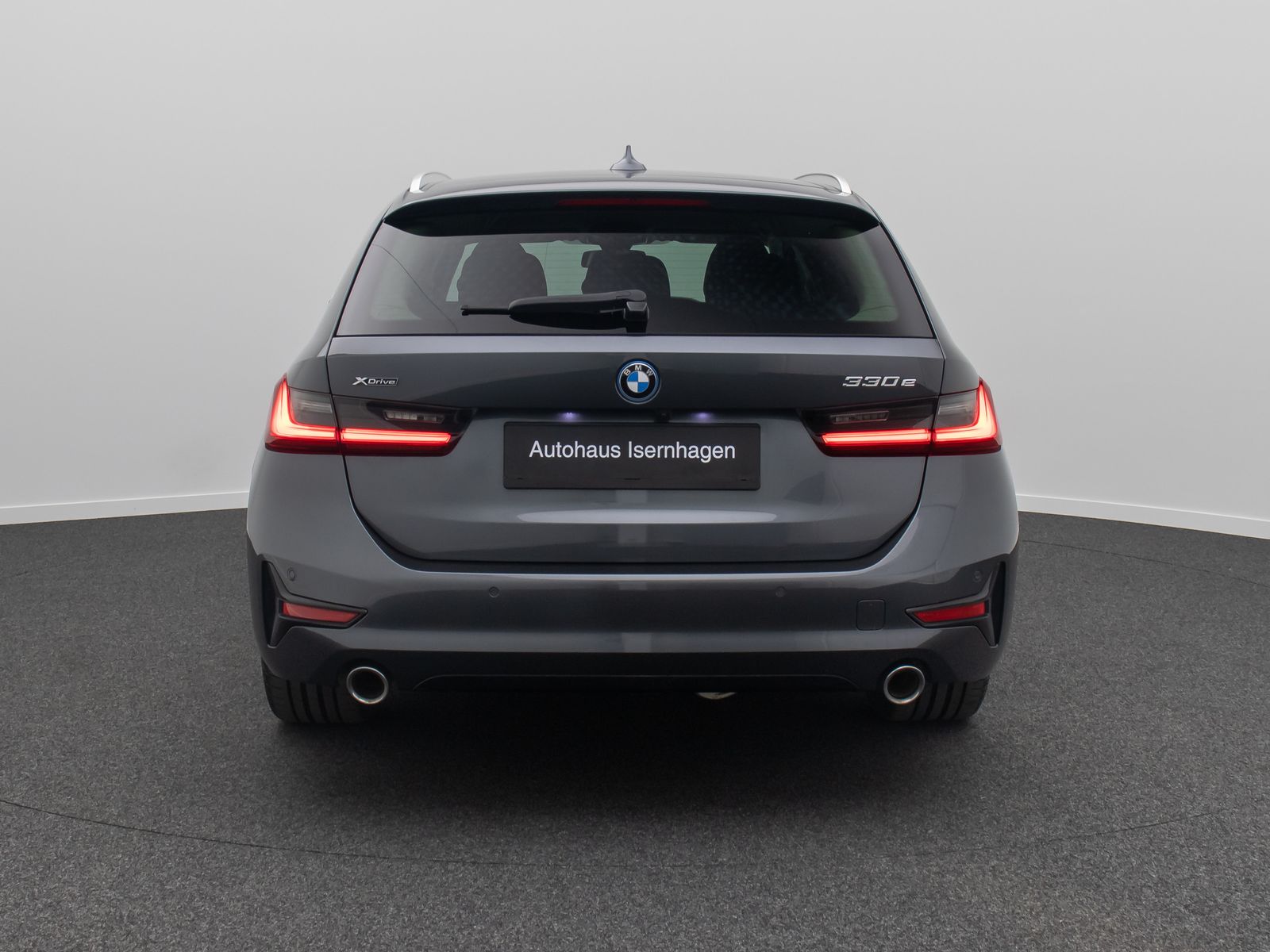 Fahrzeugabbildung BMW 330e xD Sport Line DAB Kamera AHK Alarm 18Zoll