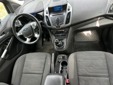 Ford Grand Tourneo - 12