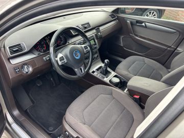 Volkswagen Passat Variant - 11