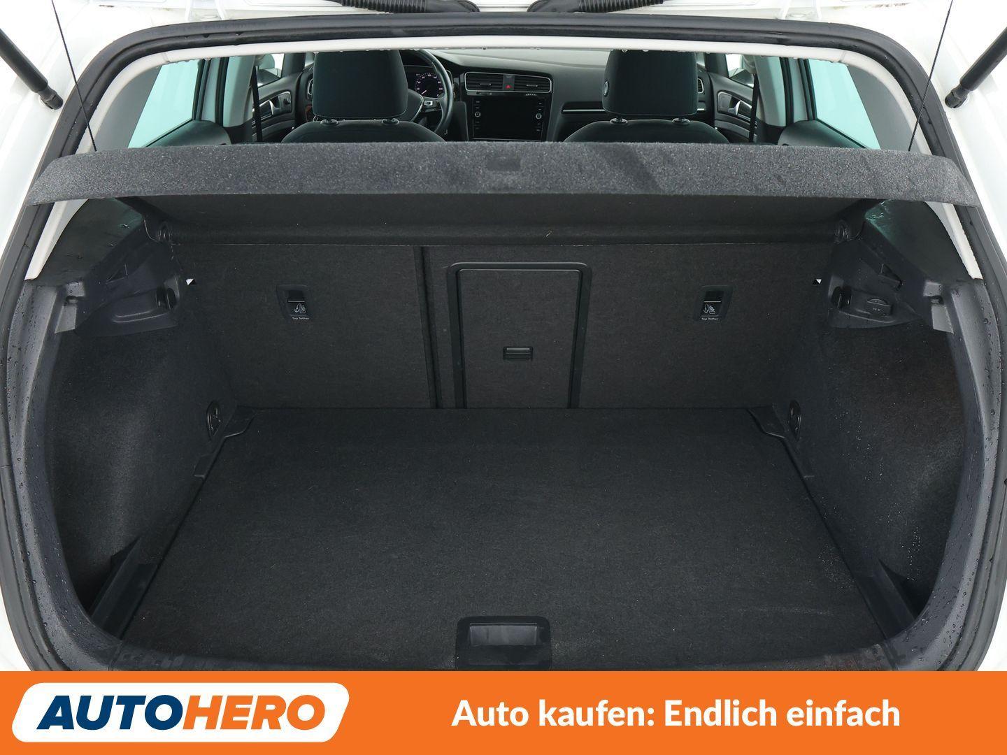 Volkswagen Golf VII 1.5 TSI ACT Highline BMT Aut.*NAVI*LED*