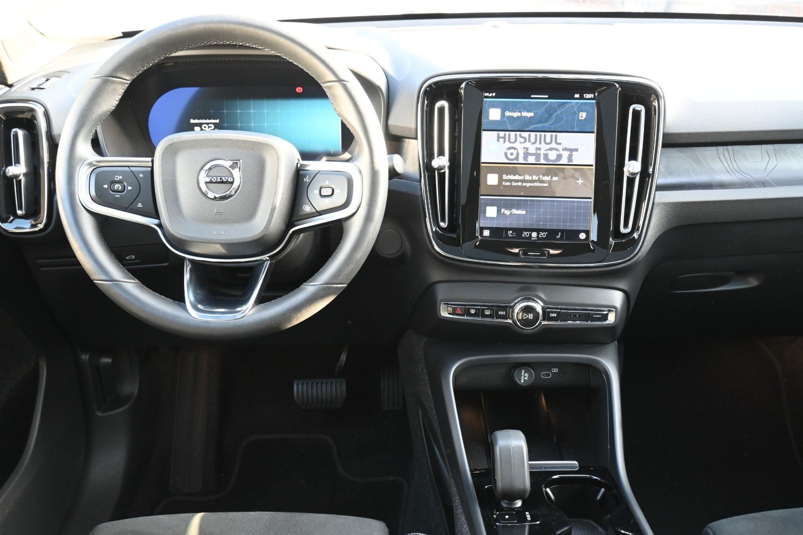 Fahrzeugabbildung Volvo C40 Recharge Pure Electric Plus *LED*STHZ*BLIS