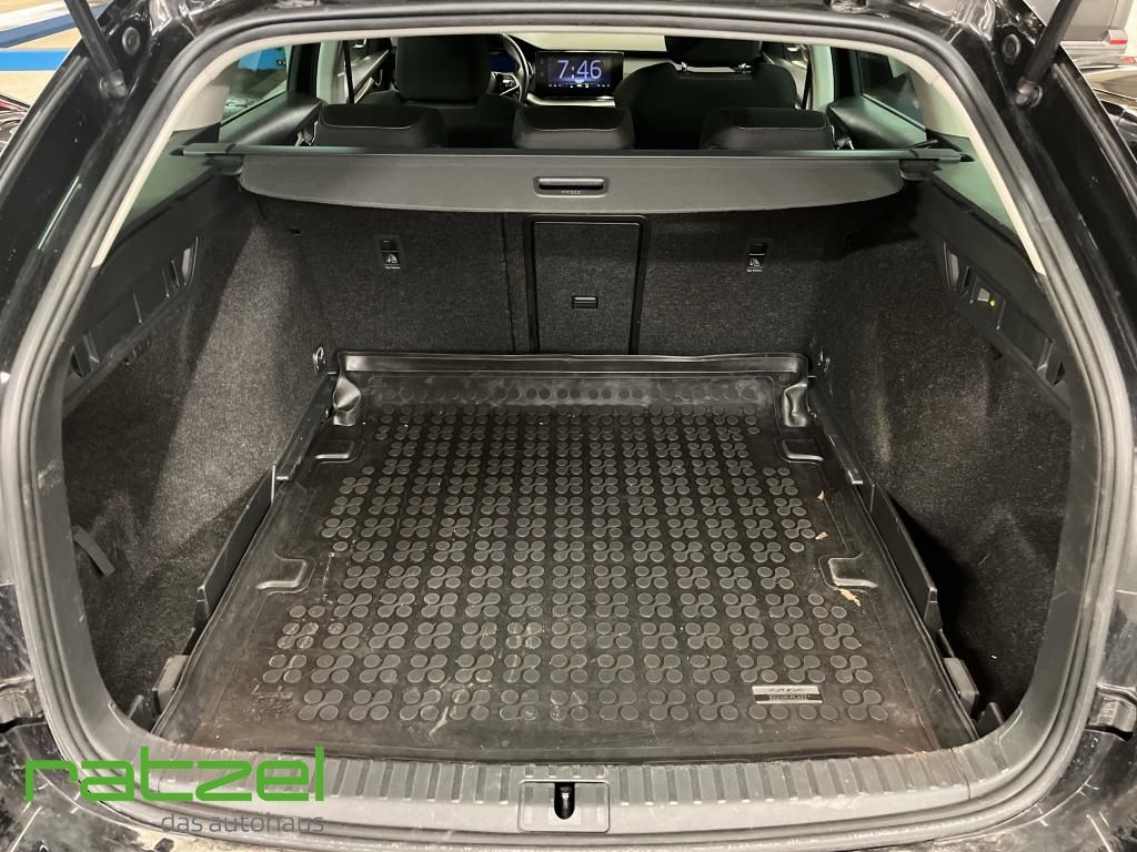 Fahrzeugabbildung SKODA Octavia Combi Ambition TDI Navi LED AHK Lane Ass