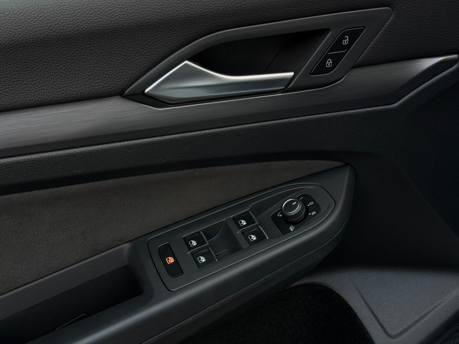 Volkswagen Golf VIII Variant Style*ACC*R-KAM*MEMORY*AHK*, миниатюра 9