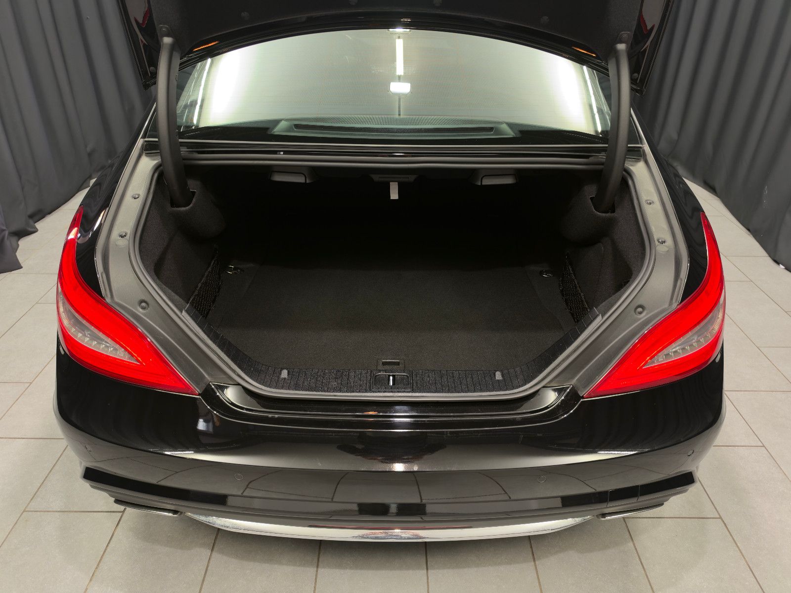 Fahrzeugabbildung Mercedes-Benz CLS 500 |AMG-LINE|H/K|PANO|AIR-MATIC|DE-FZG