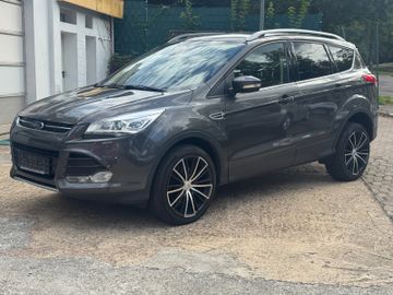 Ford Kuga - 1