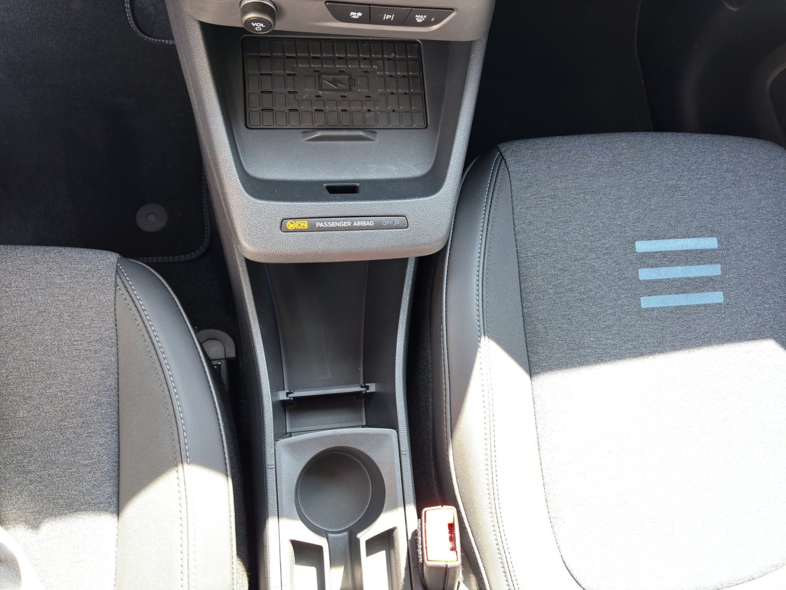 Fahrzeugabbildung Ford Tourneo Courier eMotor BEV Active