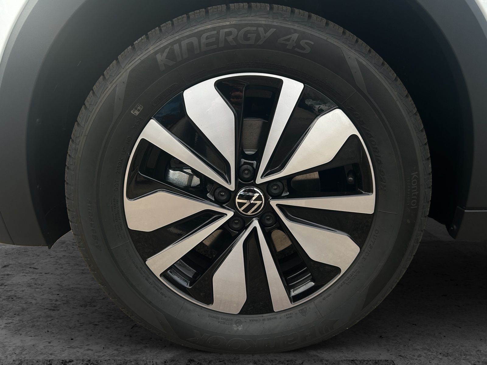 Fahrzeugabbildung Volkswagen T-Cross Goal TSI DSG IQ.Light ACC SH RearView Am